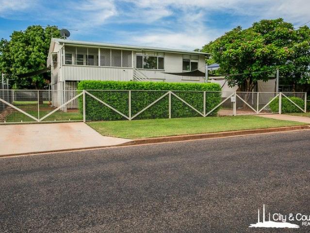Spacious 3 Bedroom Highset with Enclosed Downstairs & Secure Yard