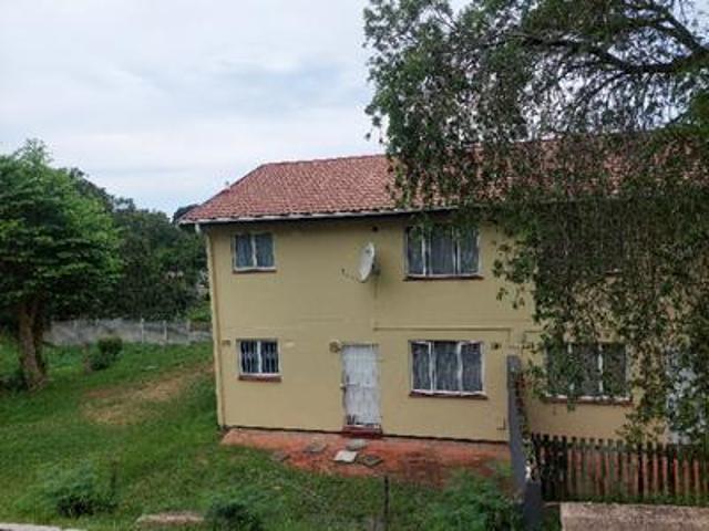 spacious 3 bedroom in a complex