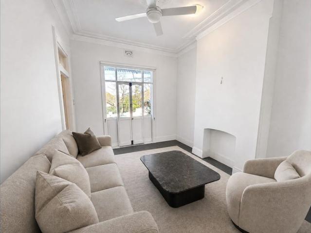 Spacious 3 Bedroom Living in the Heart of McMahons Point