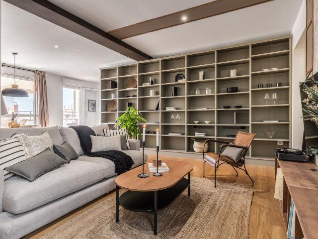 Spacious 3 Bedroom Mountain Inspired Apartment with Private Terrace and City Views, Madrid Amsterdam Apartments for Rent