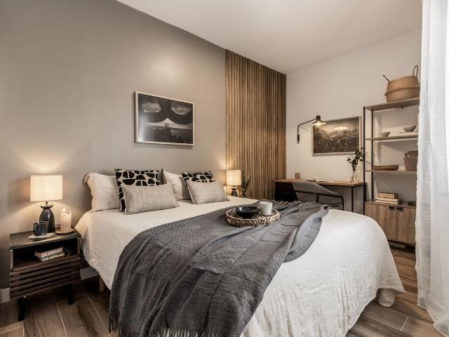 Spacious 3 Bedroom Mountain Themed Retreat in Trafalgar with Dedicated Workspaces, Madrid Amsterdam Apartments for Rent