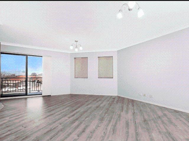 SPACIOUS 3 BEDROOM SECURITY APARTMENT IN THE PRIME HURSTVILLE LOCATION! YOUNG PROFESSIONAL COUPLES, WORKING VISA & STUDENTS ACCOMMODATION!