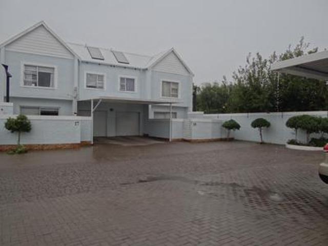 spacious 3 bedroom semi detached dup.