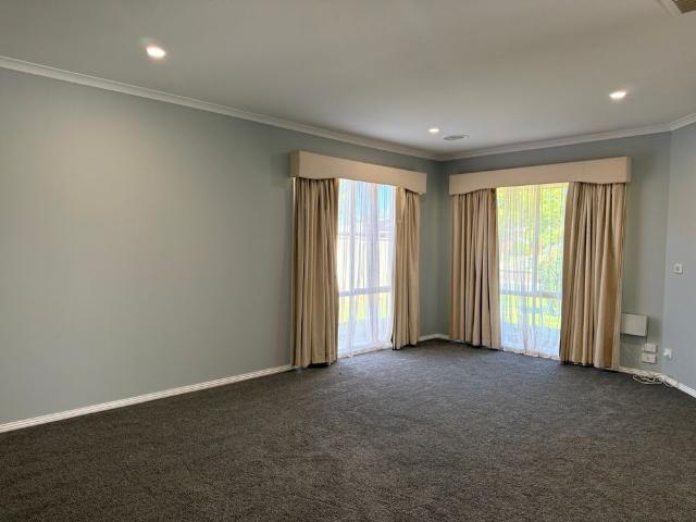 Spacious 3 Bedroom + Study Family Home Near Goulburn Valley Health