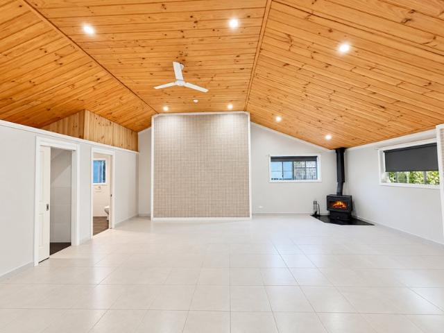 Spacious 3 Bedroom Stand Alone Granny Flat in Peaceful Belimbla Park