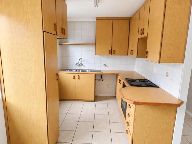 Spacious 3 Bedroom Pet Friendly House with Garage
