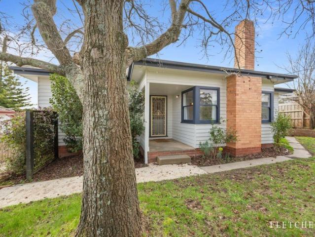 Spacious Three Bedroom Home With Study