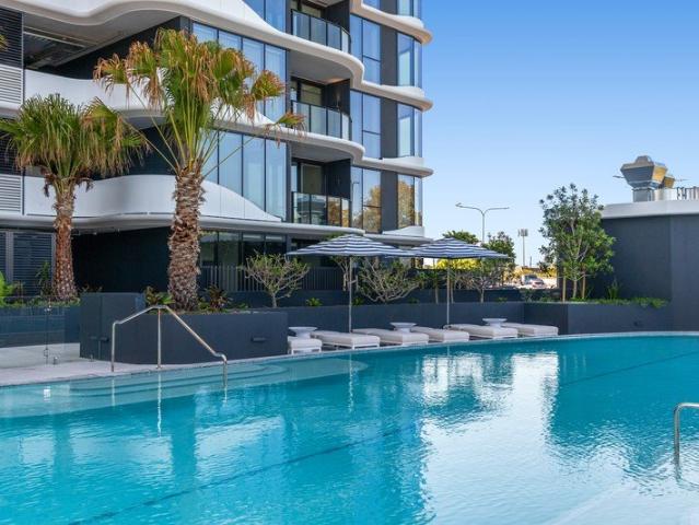 Spacious 3 Bedroom With Water Views