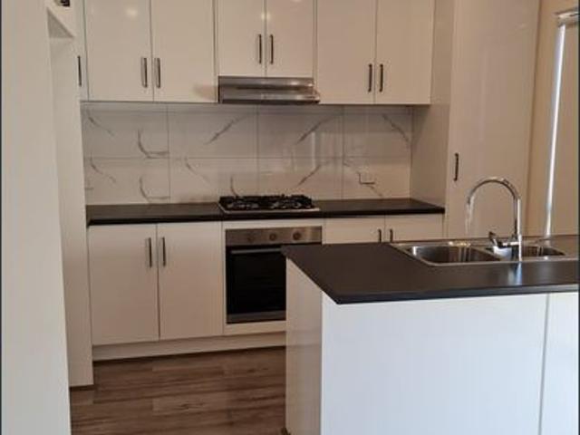Spacious 3 Bedroom Town House