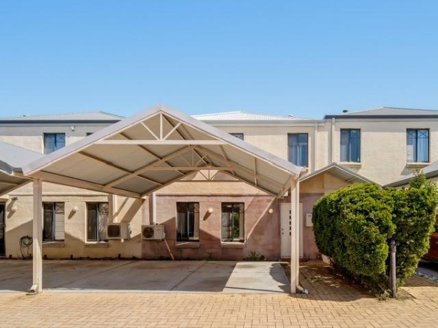 Spacious 3 Bedroom Townhouse | Double Undercover Parking