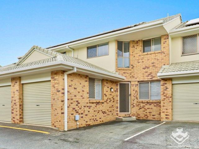 Spacious 3 bedroom townhouse in a great location
