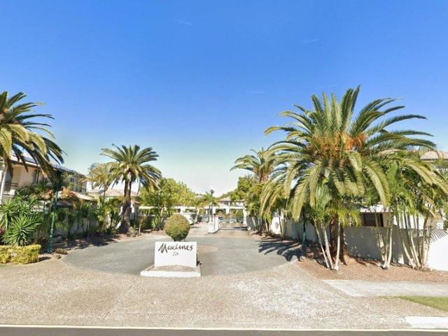 Spacious 3 Bedroom Townhouse in a Prime Robina Location