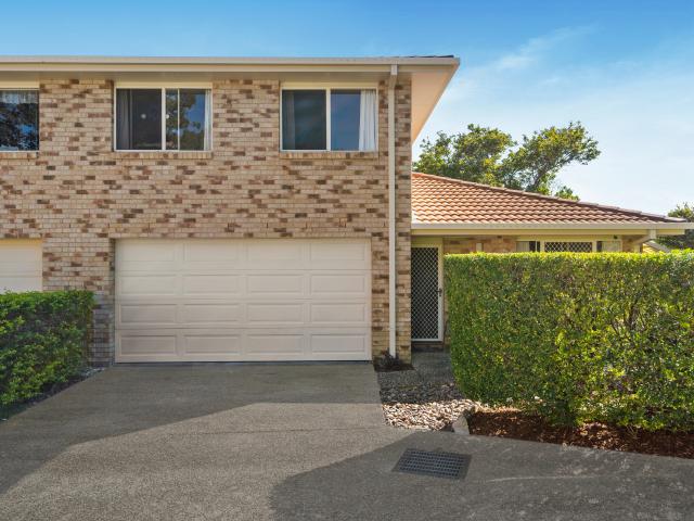 Spacious 3 Bedroom Townhouse in a Quiet Boutique Complex