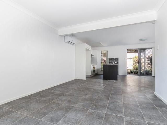 Spacious 3 Bedroom Townhouse in Convenient Eagleby Location