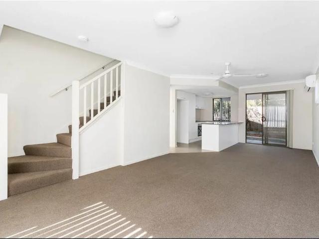 SPACIOUS 3 BEDROOM TOWNHOUSE IN CONVENIENT NORTH BOOVAL LOCATION!