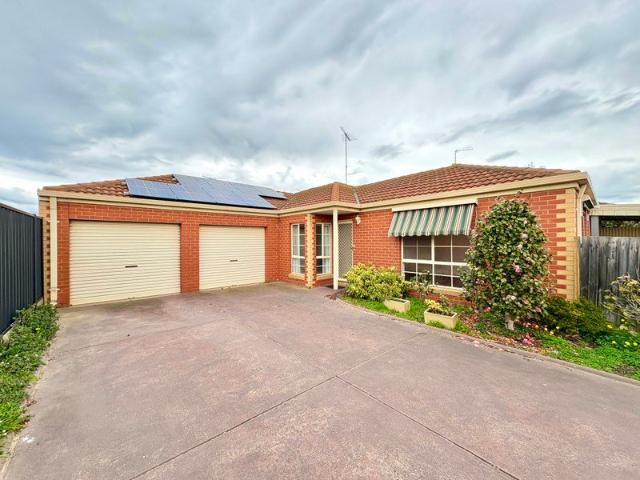 Spacious 3 Bedroom Townhouse in Prime Marshall Location