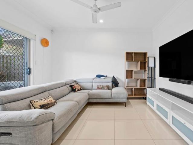 Spacious 3 Bedroom Townhouse in Prime Doolandella Location