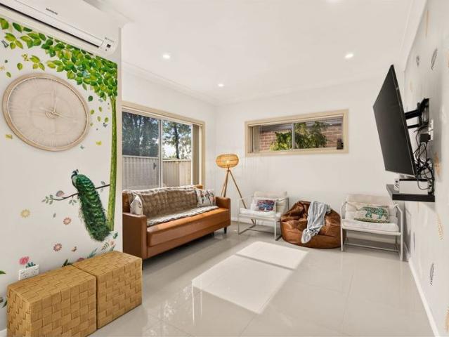 Spacious 3 Bedroom Townhouse in Prime Girraween Location