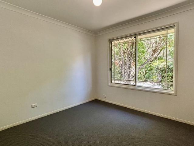 Spacious 3 Bedroom Townhouse in Quiet Morningside Complex