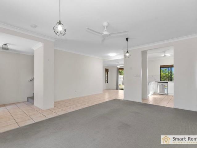 Spacious 3 Bedroom Townhouse in Railway Estate