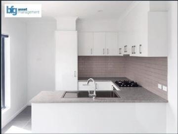 Spacious 3 Bedroom Townhouse in Sunbury