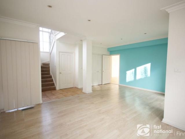 Spacious 3 Bedroom Townhouse in Sought After Templestowe Location