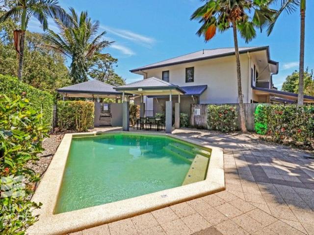 Spacious 3 Bedroom Townhouse in Sought After Clifton Beach