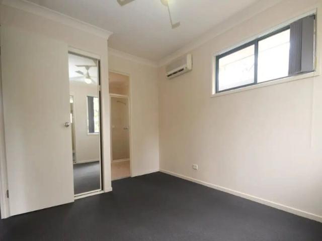 Spacious 3 Bedroom Townhouse in the Heart of Coomera!