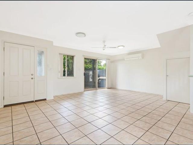 Spacious 3 Bedroom Townhouse in the Heart of Morningside!