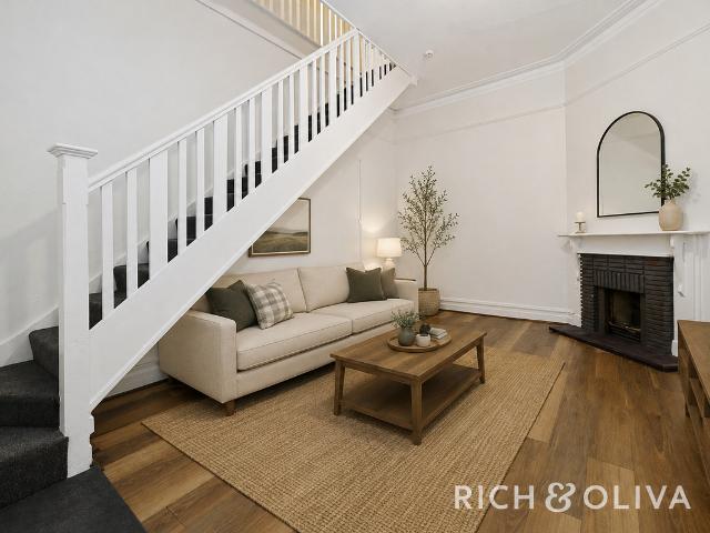 SPACIOUS 3 BEDROOM TOWNHOUSE STYLE HOME