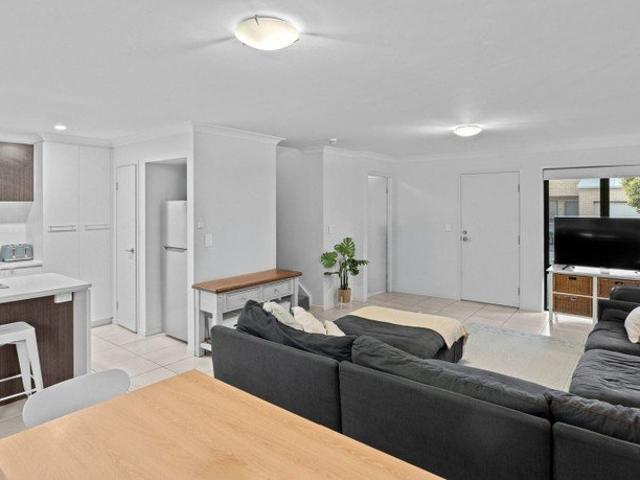 Spacious 3 Bedroom Townhouse with 3 Car Accommodation, Side Access & Exceptional Convenience Call Sam Maleki