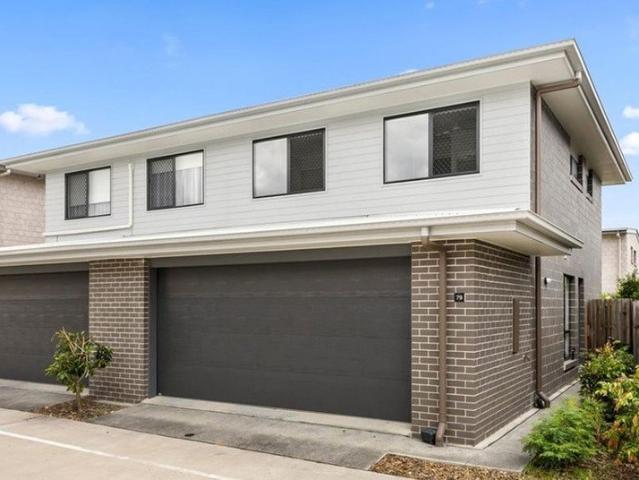 SPACIOUS 3 BEDROOM TOWNHOUSE WITH AIR CONDITIONING & GARAGE IN CONVENIENT DOOLANDELLA LOCATION