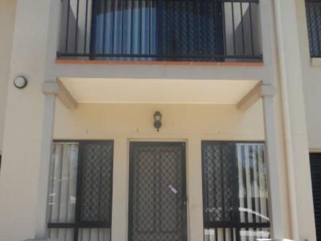 Spacious 3 Bedroom Townhouse with Private Courtyard