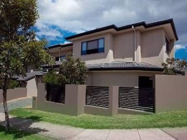 Spacious 3 Bedroom Townhouse