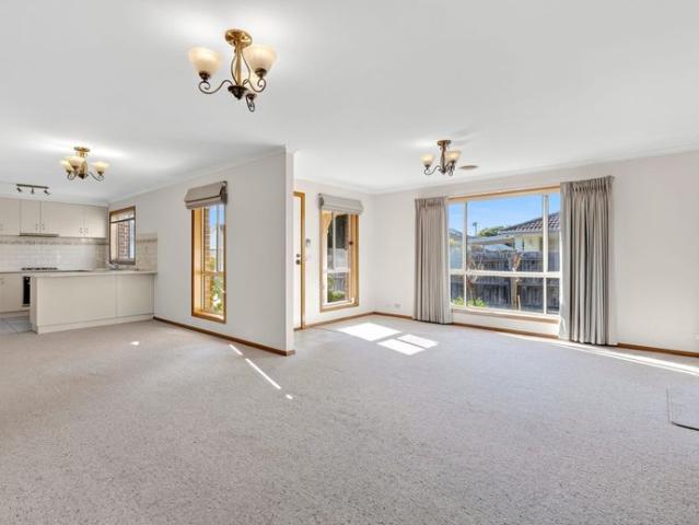 Spacious 3 Bedroom Unit with Double Garage