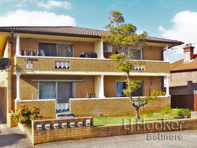 Spacious 3 Bedroom Unit with Lock Up Garage