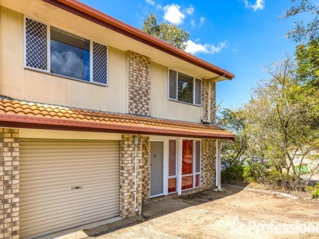 Spacious 3 Bedroom Unit in a Convenient Central Location