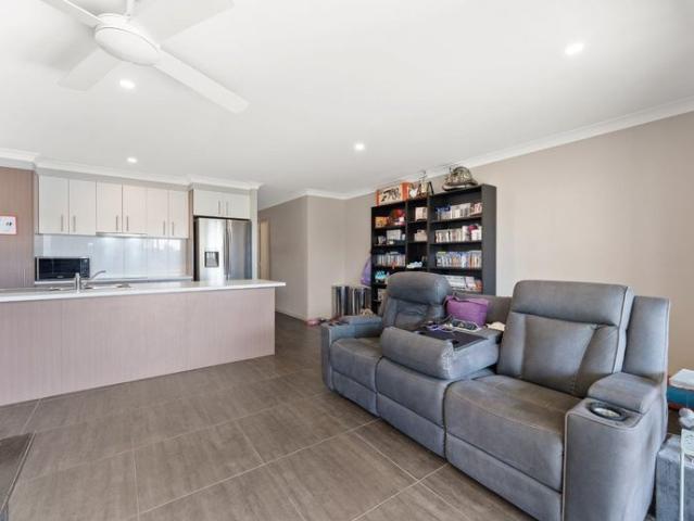 SPACIOUS 3 BEDROOM UNIT IN CONVENIENT BORONIA HEIGHTS LOCATION