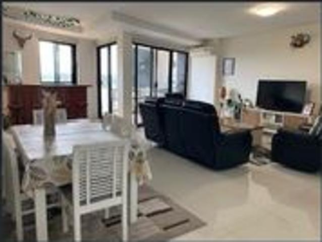 Spacious 3 bedroom unit in ideal location!