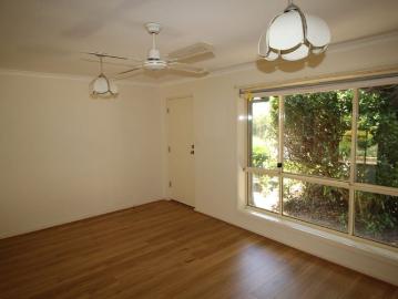 Spacious 3 bedroom unit in Mount Barker