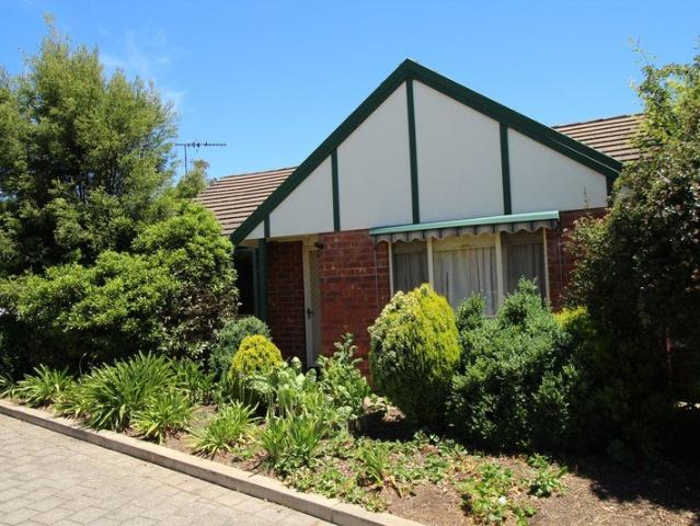 Spacious 3 bedroom unit in Mount Barker