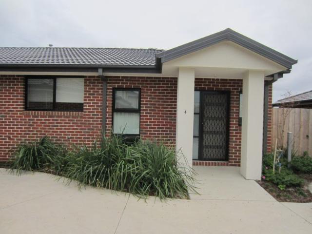 Spacious 3 Bedroom unit in Prime Bonbeach Location
