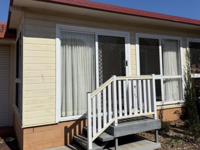Spacious 3 Bedroom Unit in Prime Harristown Location