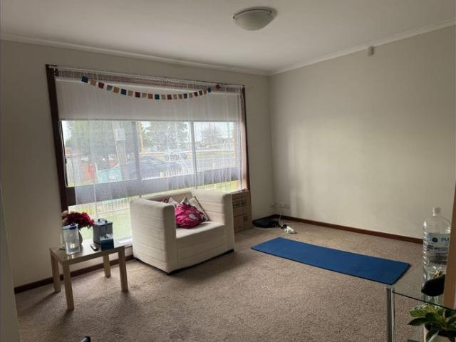Spacious 3 Bedroom Unit in Reservoir