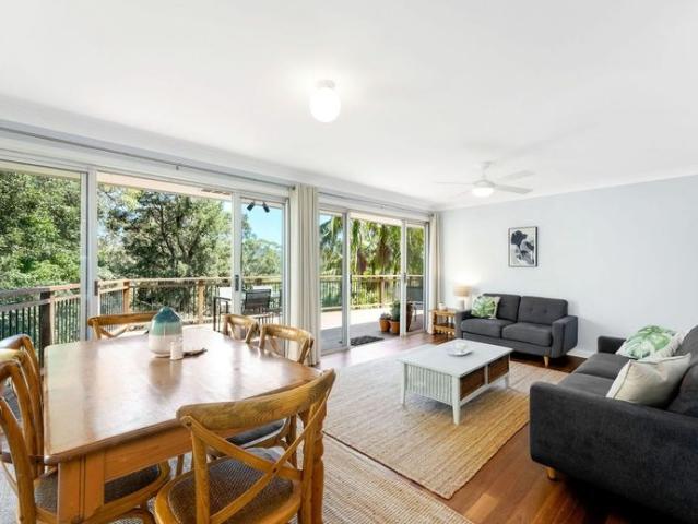 Spacious 3 Bedroom Upstairs Retreat Near the Beach