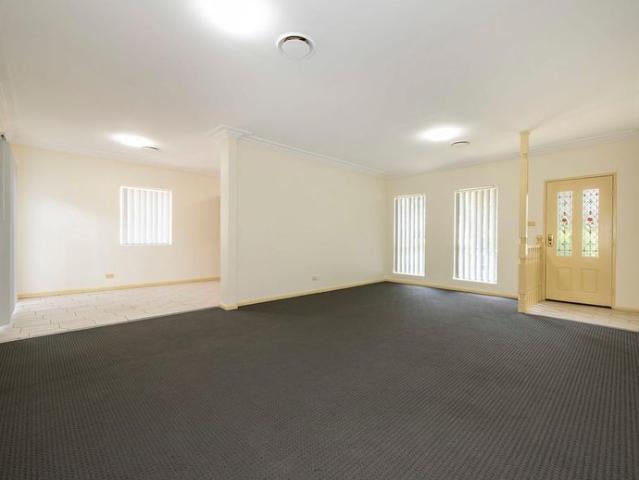 Spacious 3 Bedroom Villa in Emu Plains