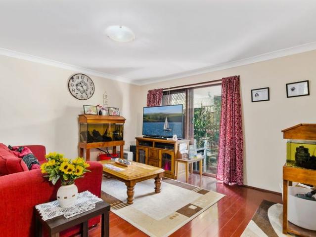 Spacious 3 Bedroom Villa in the Heart of Woonona