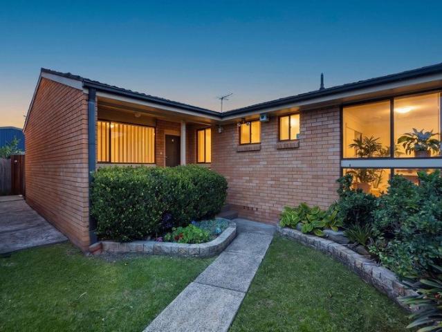 Spacious 3 Bedroom Villa with Expansive Outdoor Entertaining!