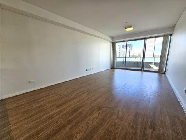 Spacious 3 bedrooms apartment in the centre of Burwood