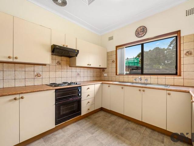 #SPACIOUS 3 BEDROOMS #PERFECT FOR FAMILY # FLOOR BOARDS HOUSE